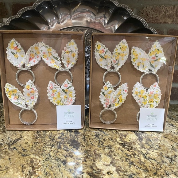 Sigrid Olsen Floral Embellished Bunny Ears Napkin Rings - 2 Boxed Sets of 4 NEW - Picture 1 of 5